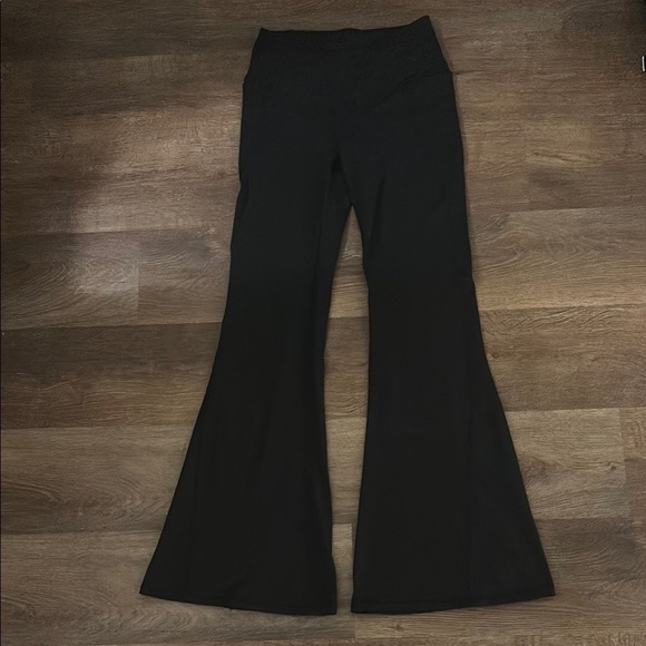 NWOT Fabletics Oasis Pure Luce Black Flare Pants High Waist Boot Cut - Picture 1 of 11